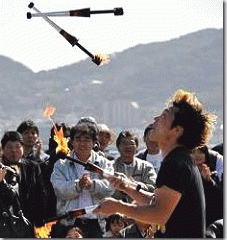 福岡県の大学祭イベントに、大道芸人を派遣しました！