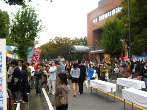 埼玉県さいたま市のお祭りに、大道芸人を派遣しました。