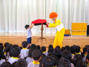 神奈川県川崎市の幼稚園イベントへ、ピエロを派遣いたしました。