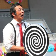 愛知県のお祭りに、くす田博士のサイエンスショーを派遣しました。
