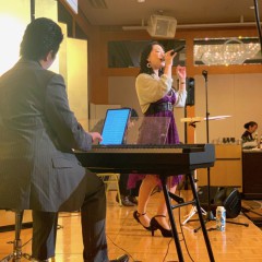 静岡県静岡市の企業様移転祝いにシンガーを派遣しました。 静岡県静岡市の企業様移転祝いにシンガーを派遣しました。